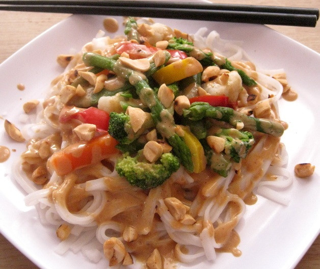 Rice Noodles With Peanut Sauce
 Tofu & Rice Noodles in Hot Peanut Sauce