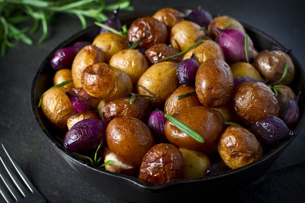 Roasted Baby Potatoes Recipes
 Roasted Baby Potatoes with Thyme and Rosemary recipe