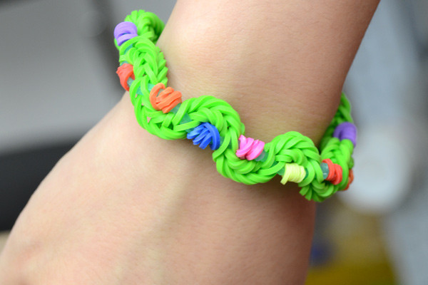 Rubber Band Bracelets
 How to Make New Twist Rubber Band Bracelet by Hand