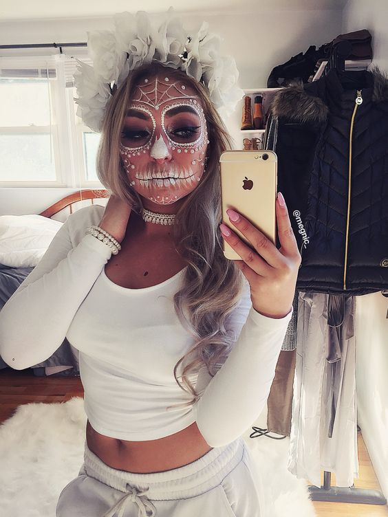 Scary Halloween Costumes DIY
 36 Easy Pretty Halloween Makeup Ideas For Women Koees Blog