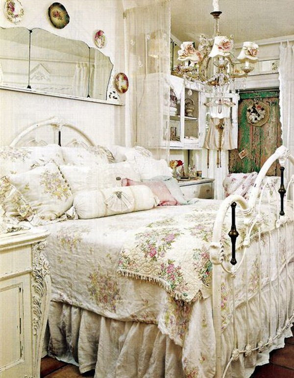 Shabby Chic Bedroom Accessories
 33 Cute And Simple Shabby Chic Bedroom Decorating Ideas