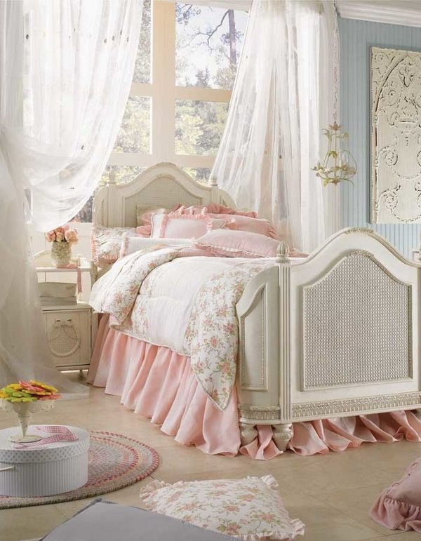 Shabby Chic Bedroom Accessories
 Shabby chic bedroom decor – create your personal romantic