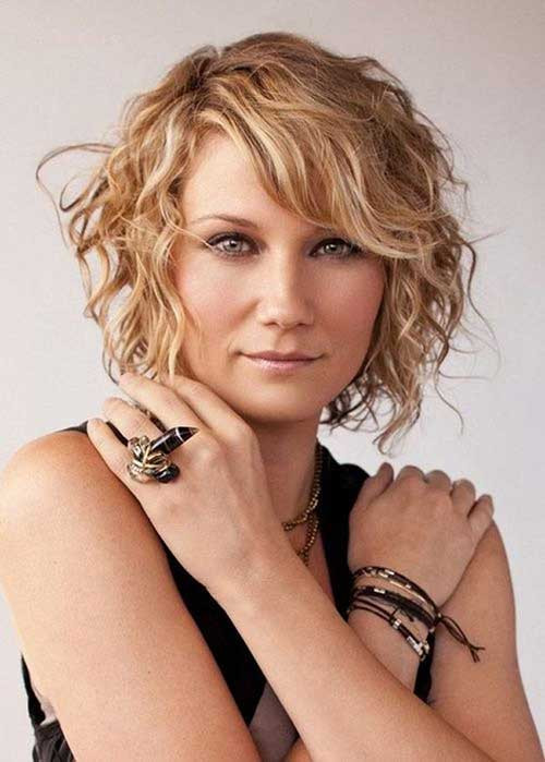 Short Curly Hairstyles For Round Faces
 15 Short Curly Hair For Round Faces