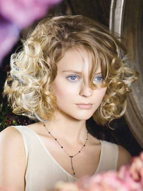 Short Curly Hairstyles For Round Faces
 50 Most Flattering Hairstyles for Round Faces Fave