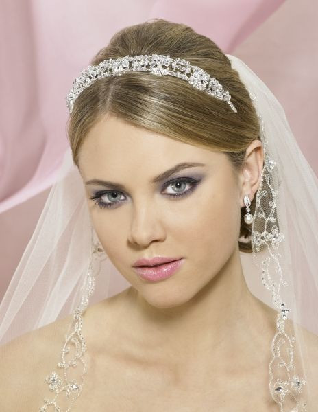 Short Wedding Hair With Veil
 wedding hairstyles for short hair with tiara and veil
