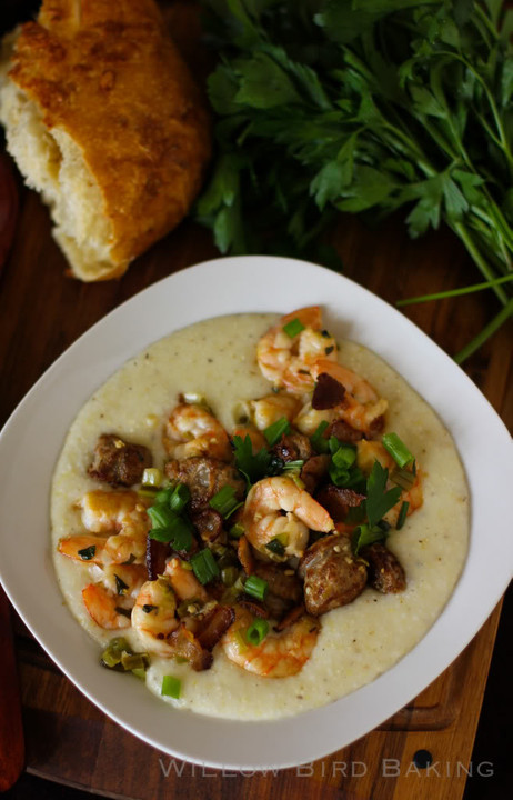 Shrimp And Cheddar Grits
 Shrimp and Grits with Creamy White Cheddar Grits