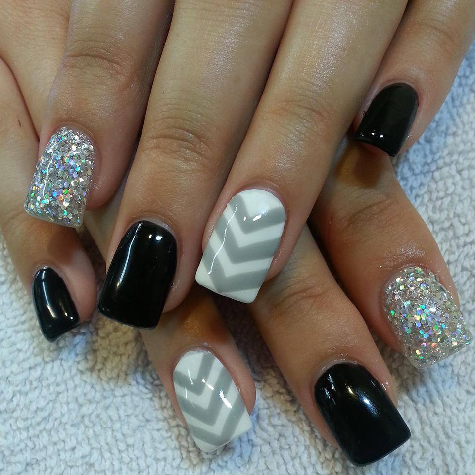 Simple Black Nail Designs
 33 Easy Black And White Nail Designs StylePics