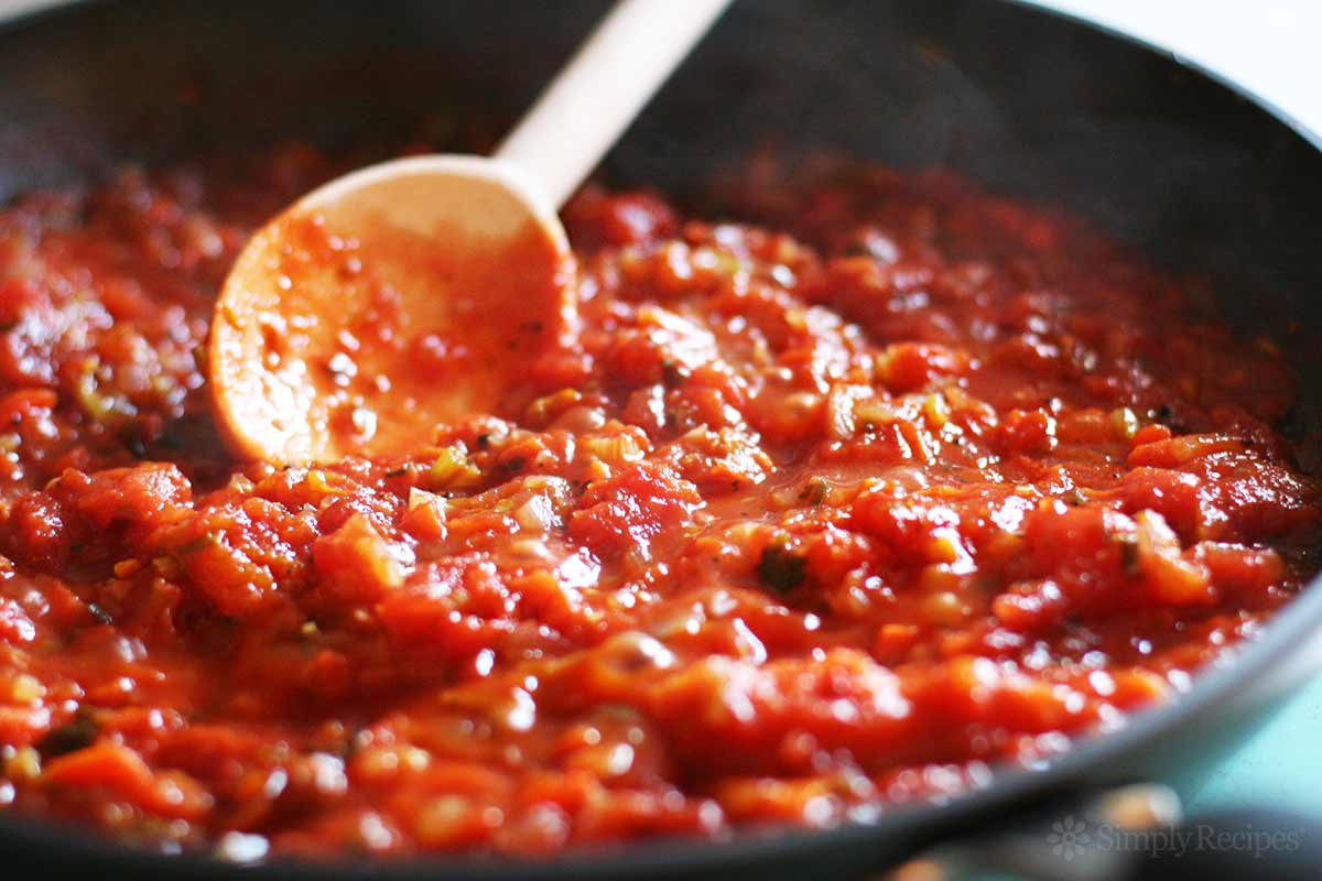 Simple Tomato Sauce Recipe
 Basic Tomato Sauce Recipe