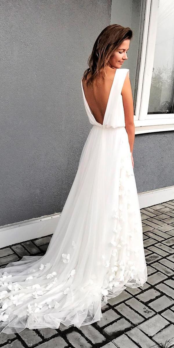 Simple Wedding Dress
 27 Awesome Simple Wedding Dresses For Cute Brides
