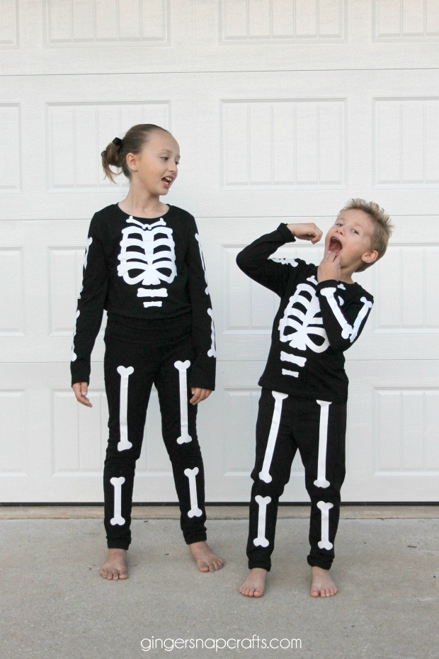 Skeleton Costume DIY
 Easy DIY Skeleton Costume I Dig Pinterest