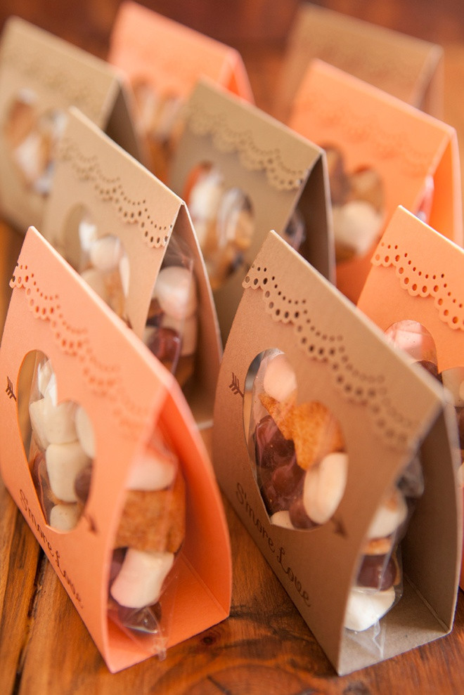 Smores Wedding Favors
 How to make these adorable S more Love wedding favors