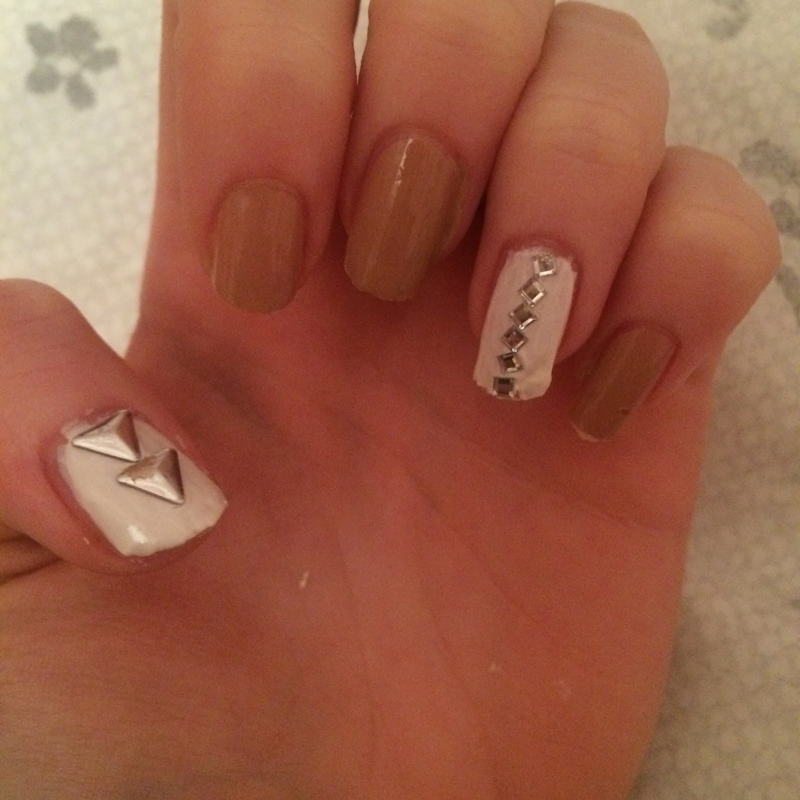 Sophisticated Nail Art
 Blondxzilla Simple and Sophisticated Nail Art