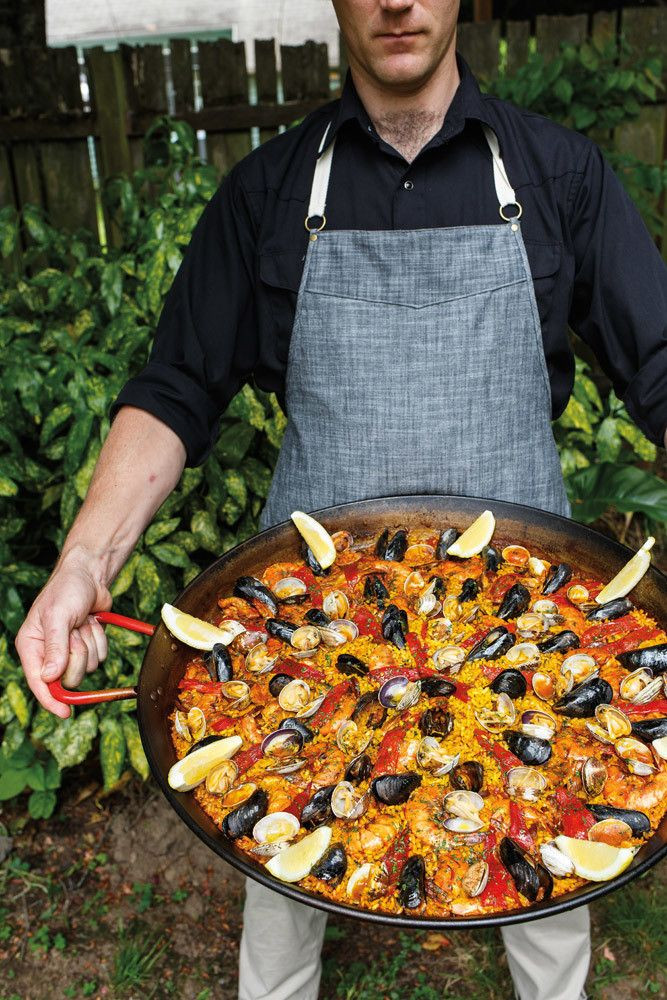 Spanish Food Ideas For A Party
 The New Cookout How to Host the Perfect Summer Paella