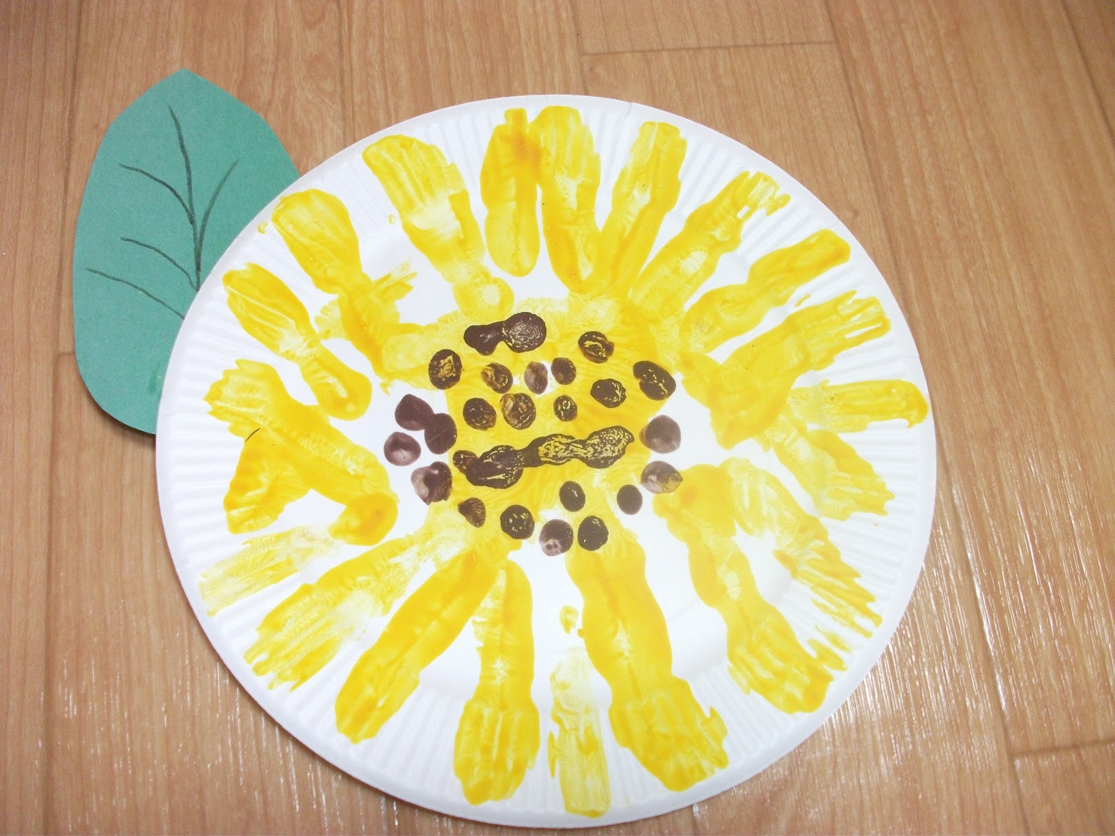 Summer Crafts For Preschoolers Easy
 Easy Paper Plate Sunflower Craft