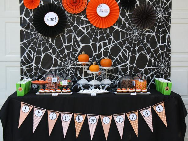 Table Decorating Ideas For Halloween Party
 Spooky Halloween Table Settings and Decorations 2012 Ideas