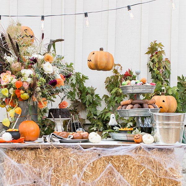 Table Decorating Ideas For Halloween Party
 21 Best Halloween Table Decoration Ideas DIY Halloween