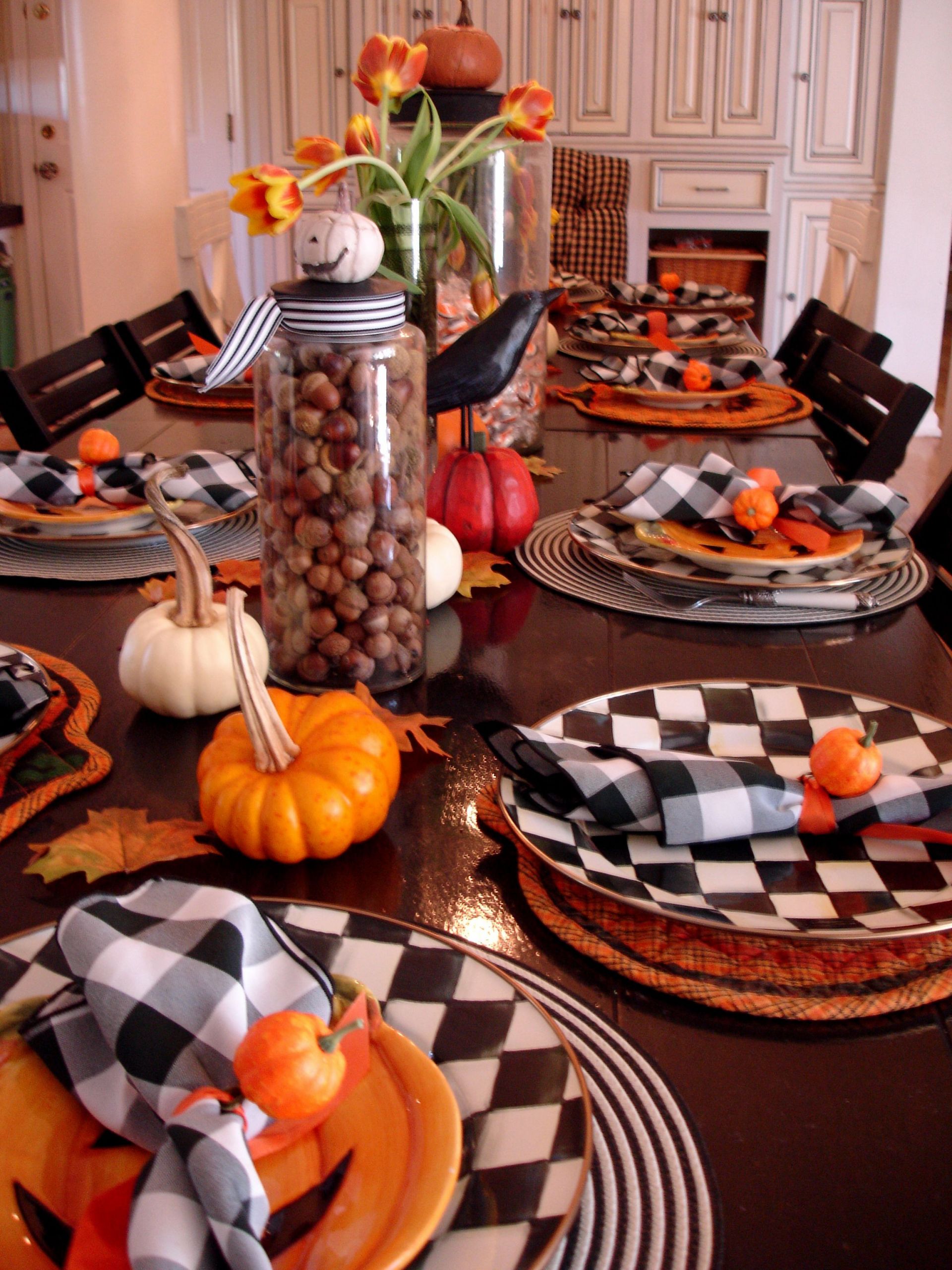Table Decorating Ideas For Halloween Party
 14 Easy DIY Halloween Projects & Crafts Ideas – Homemade