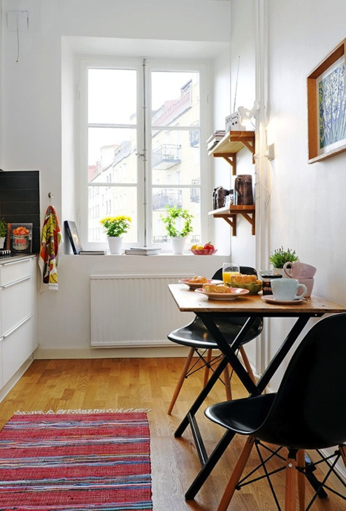 Table For Small Kitchen
 Breakfast Table Ideas for Small Spaces