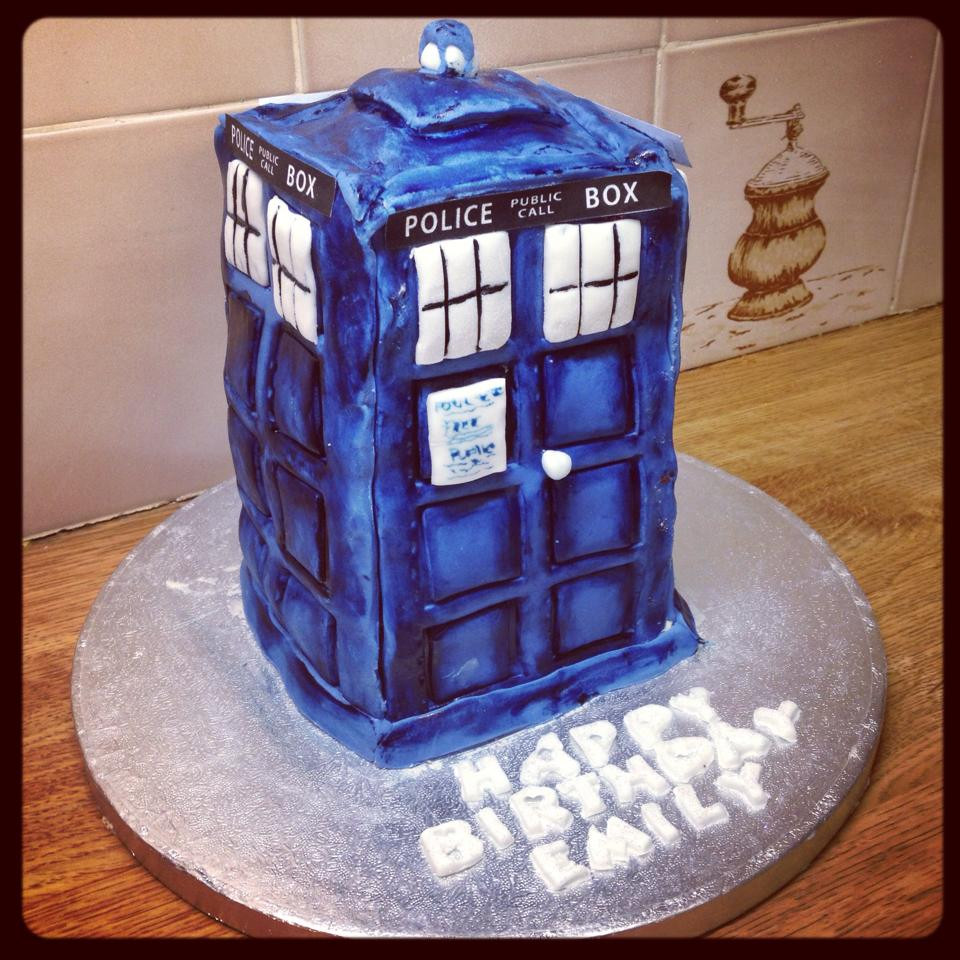 Tardis Birthday Cake
 Doctor Who Tardis Cake