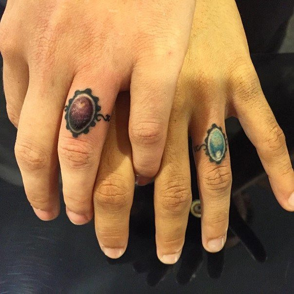 Tattoo Wedding Rings
 50 Cool Wedding Ring Tattoos To Express Their Undying Love