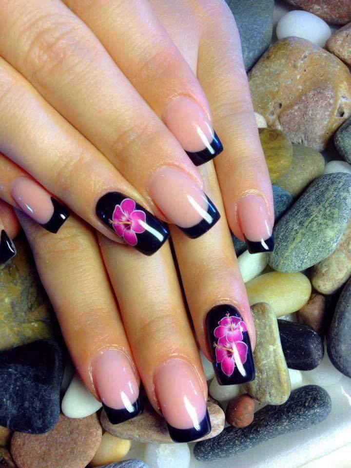 Ten Pretty Nails
 10 Beautiful Floral Nail For Every Girl To Try