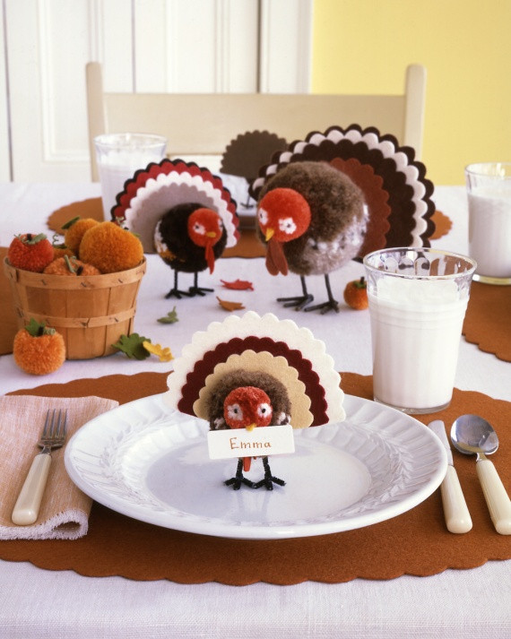 Thanksgiving Table Settings Martha Stewart
 Holiday Table Decorations from The Martha Stewart Show