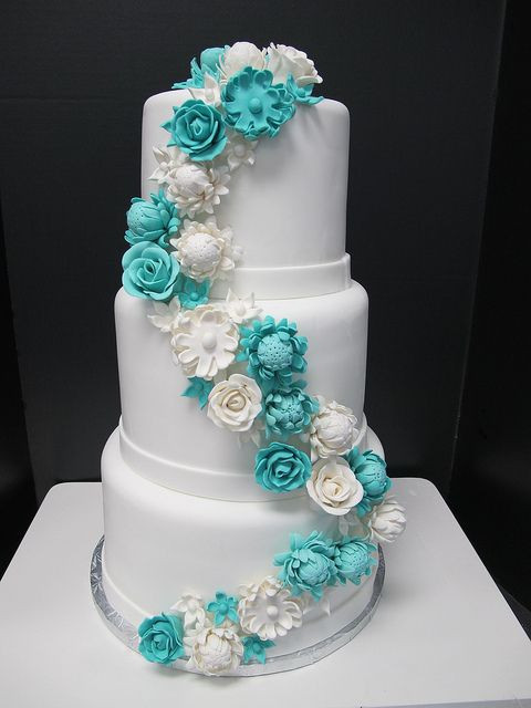 Tiffany Blue Wedding Cakes
 23 Elegant Tiffany Blue Wedding Cake Ideas Weddingomania