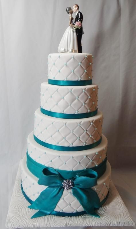 Turquoise Wedding Cake
 Stylish turquoise wedding cake