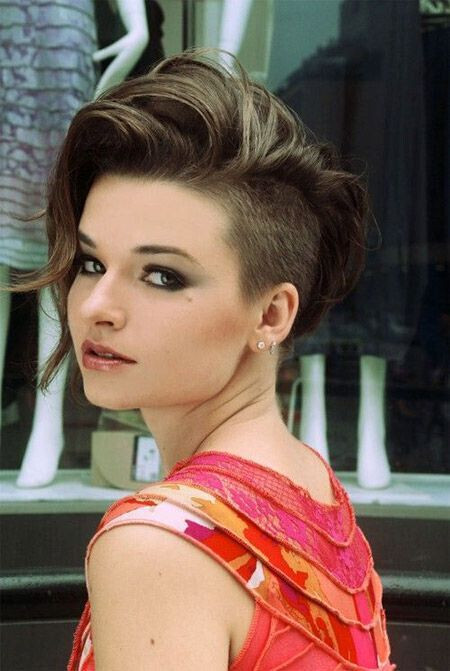 Undercut Hairstyle Girl
 30 Awesome Undercut Hairstyles for Girls 2017 Hairstyle