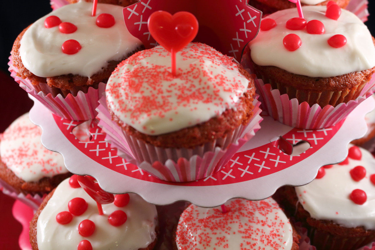 Valentine Day Cupcakes Recipes
 St Valentine’s Day Red Velvet Cupcakes recipe baking