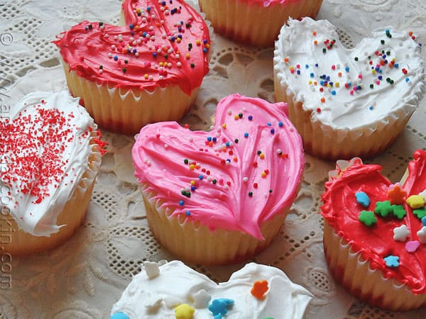 Valentine Day Cupcakes Recipes
 Valentine Cupcakes Frosted Hearts for Valentine s Day