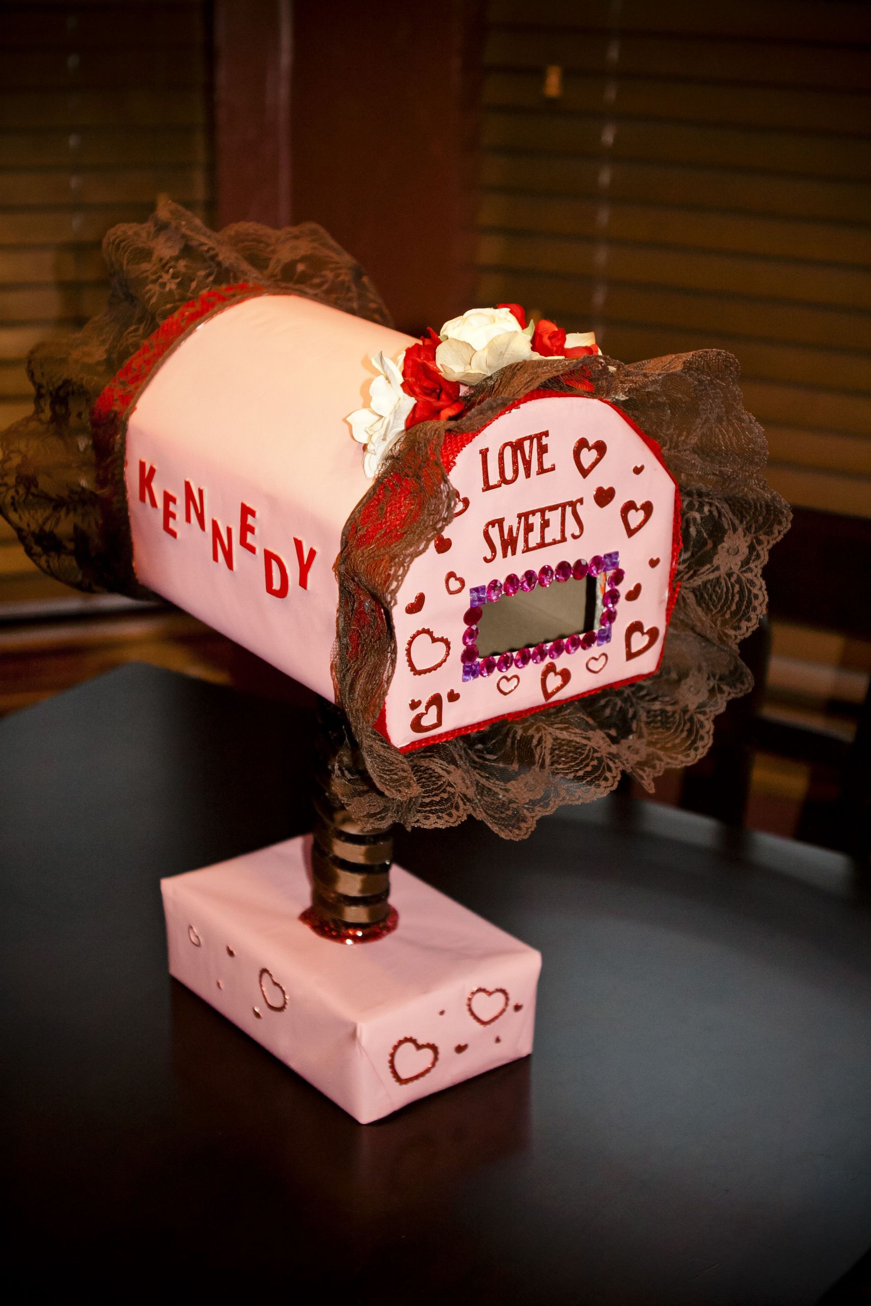 Valentine Gift Ideas For High School Girlfriend
 My little girl s Valentine s Day box for school