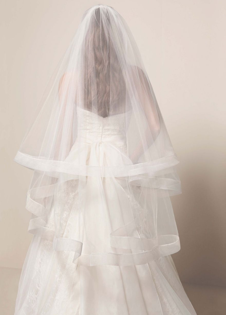 Vera Wang Wedding Veils
 Two Tier Mid Length Veil with Horsehair Trim WHITE by