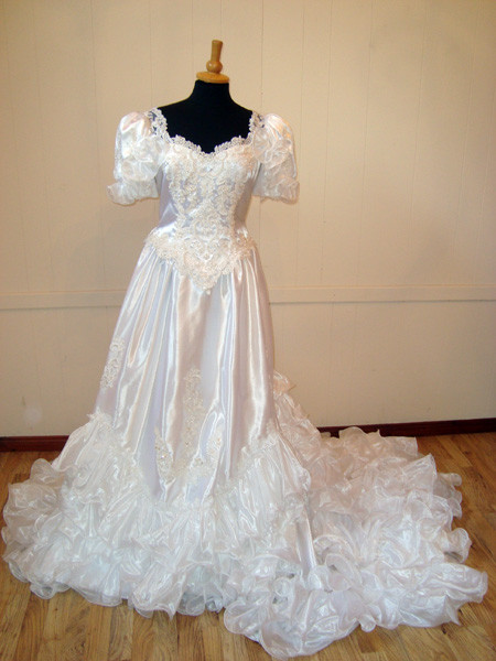Victorian Style Wedding Dresses
 Victorian Wedding Dresses
