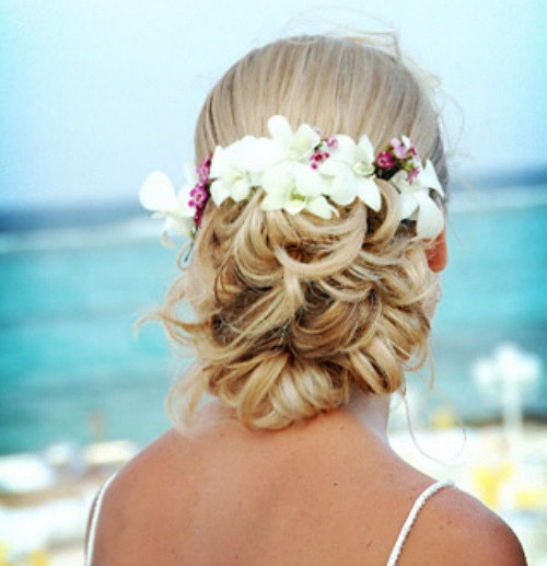 Wedding Beach Hairstyles
 Bride In Dream Wedding Hairstyles for Beach Wedding