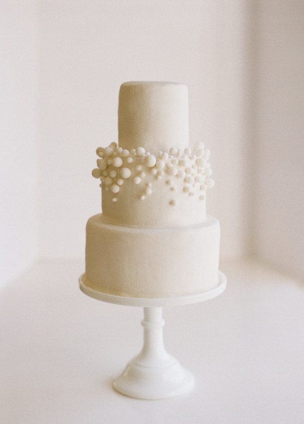 Wedding Cakes Simple
 DIY $10 White Fondant Bubbly Wedding Cake ce Wed