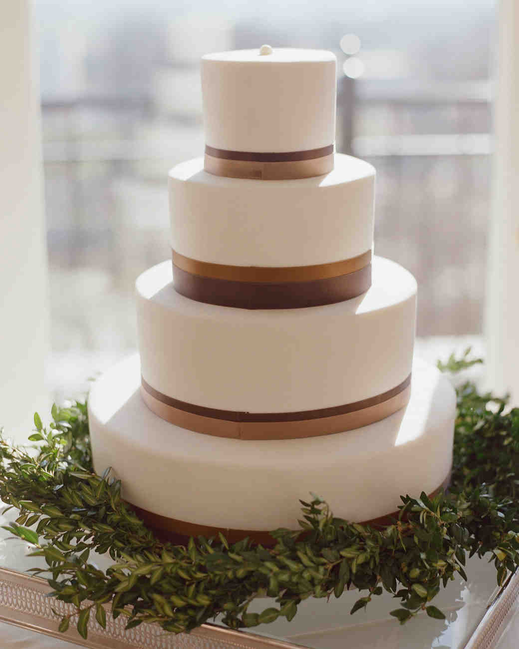 Wedding Cakes Simple
 40 Simple Wedding Cakes That Are Gorgeously Understated