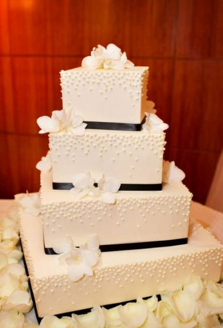 Wedding Cakes Square
 52 Gorgeous Square Wedding Cake Ideas Weddingomania