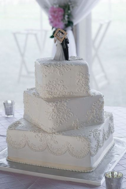 Wedding Cakes Square
 Picture Gorgeous Square Wedding Cake Ideas 19