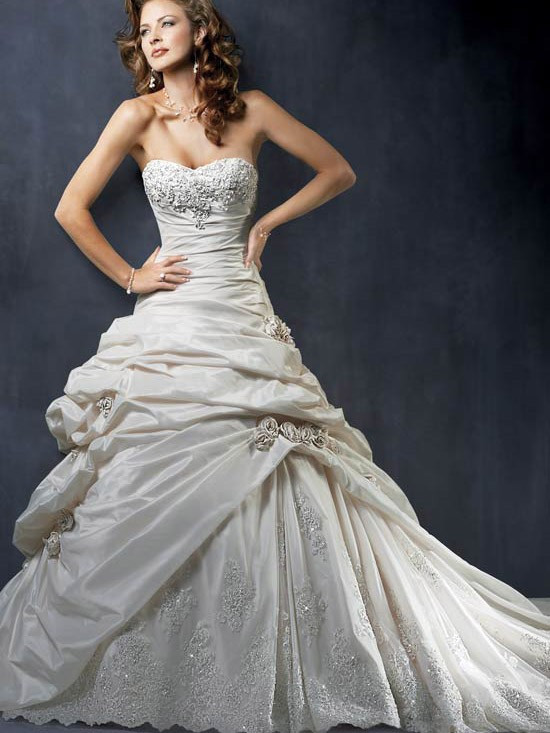 Wedding Gown Designer
 kim kardashian married Dubai Fashion Designer Wedding Dresses