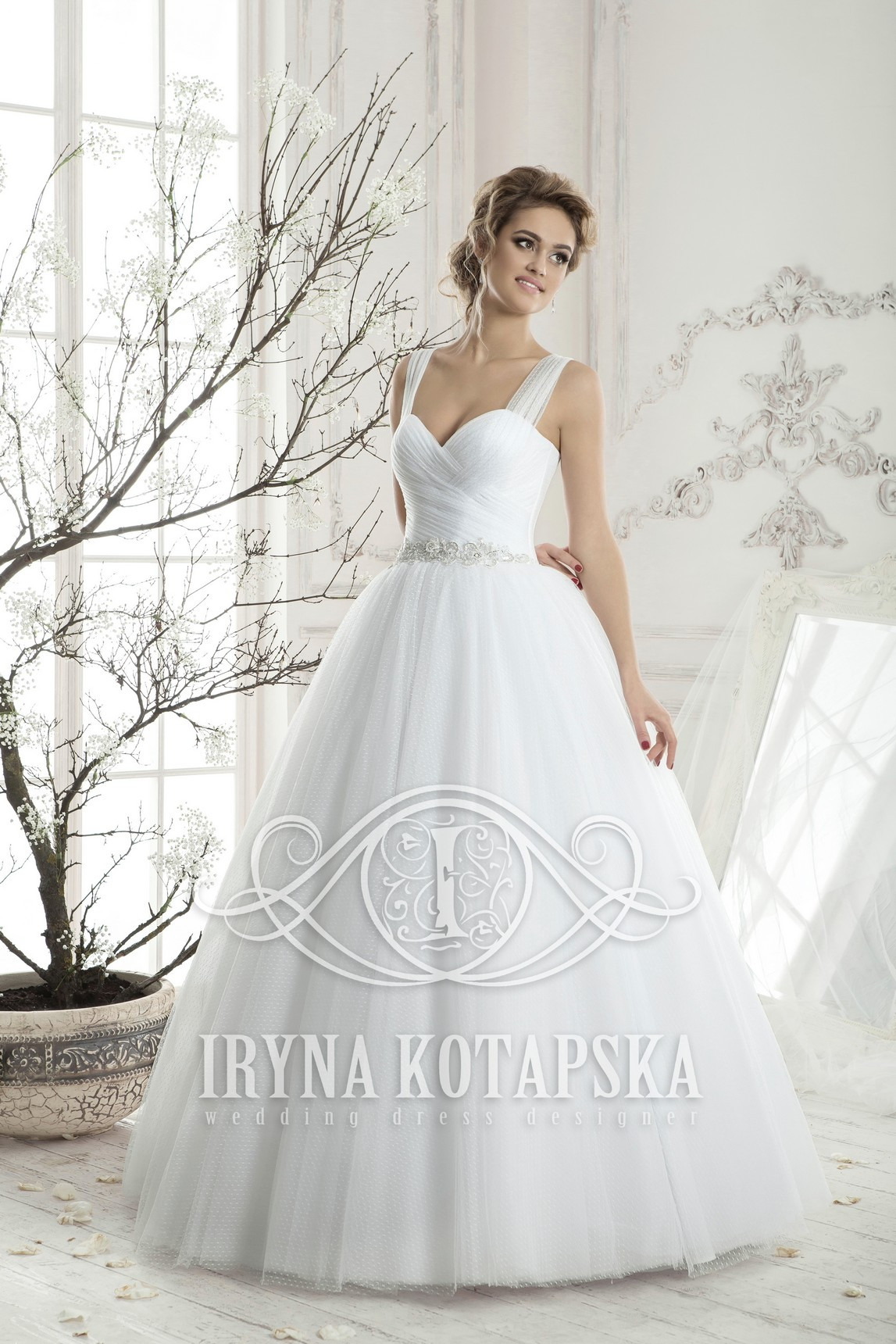 Wedding Gown Stores Near Me
 A stylish wedding dress performed in light tulle bridal