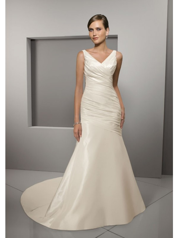 Wedding Gowns With Straps
 V Neckline Body Fitted Elegant Wedding Dress Fabrics in