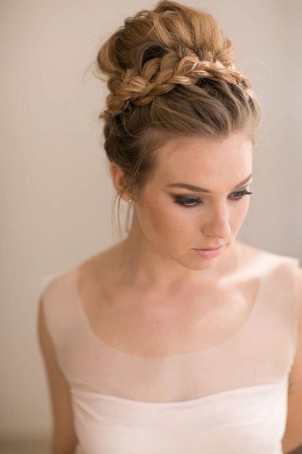 Wedding Hairstyle Buns
 16 Seriously Chic Vintage Wedding Hairstyles