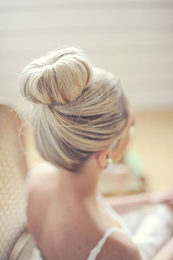 Wedding Hairstyle Buns
 17 Simple But Beautiful Wedding Hairstyles 2020 Pretty