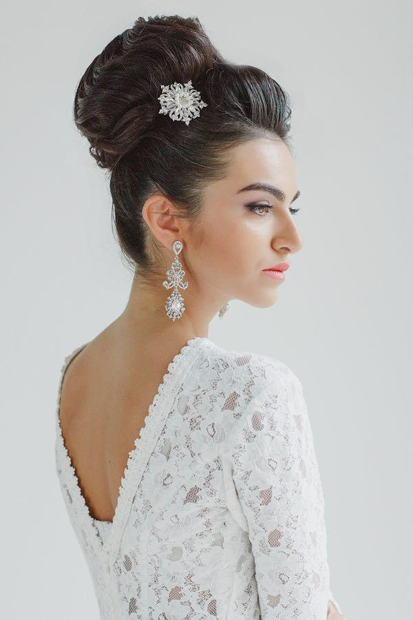 Wedding Hairstyle Buns
 30 Top Knot Bun Wedding Hairstyles That Will Inspire with