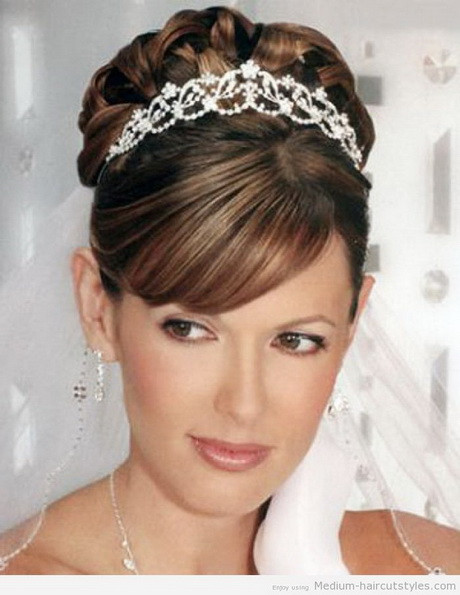 Wedding Hairstyle For Round Faces
 Bridal hairstyles for round face