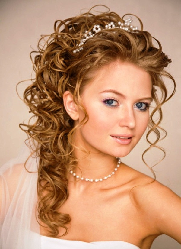 Wedding Hairstyles Curled
 23 Perfect Curly Wedding Hairstyles Ideas Feed Inspiration