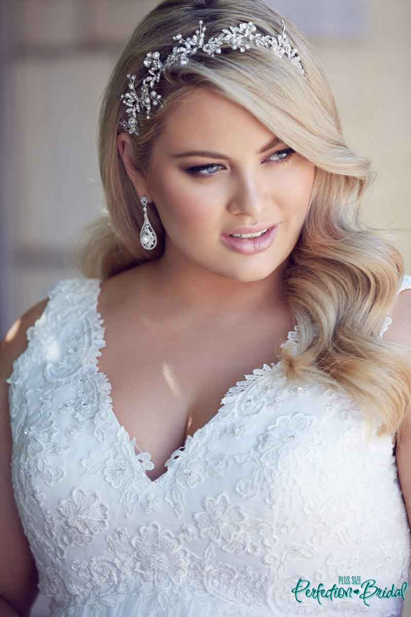 Wedding Hairstyles For Plus Size Brides
 Simple plus size Wedding Dresses Plus size bridal gown