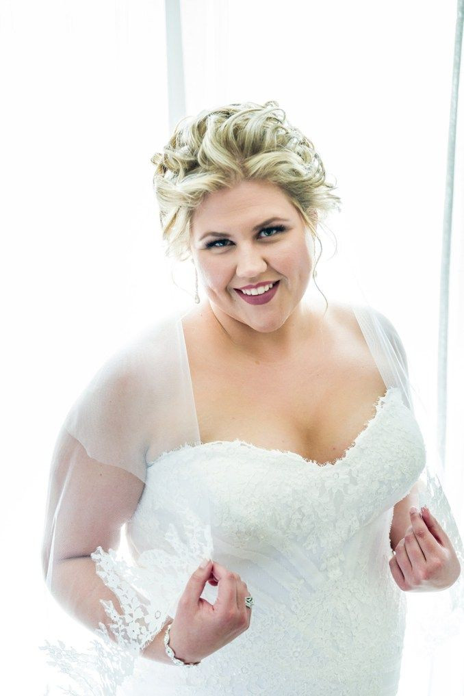 Wedding Hairstyles For Plus Size Brides
 693 best images about Plus Size Brides on Pinterest