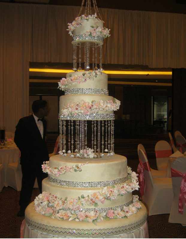 Wedding Structure Cakes Pictures
 Modern wedding cakes for the holiday of wedding